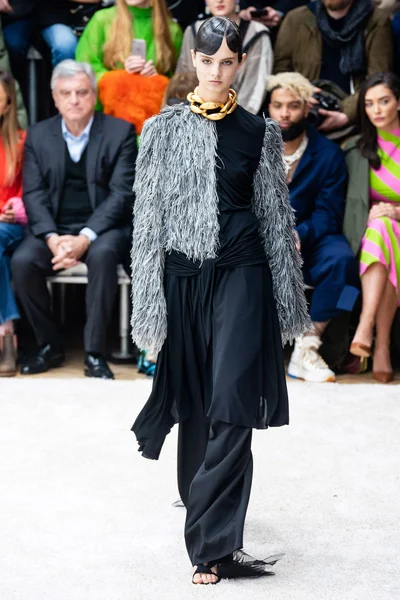 Look 24